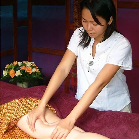 Erawan Boutique Hotel Évreux