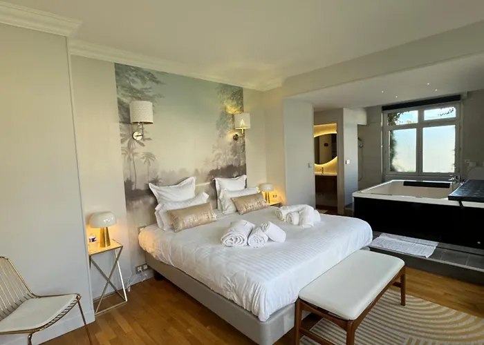 Erawan Boutique Hotel Evreux