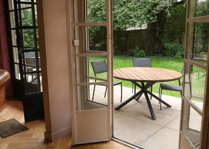 Erawan Boutique Отель Эврё